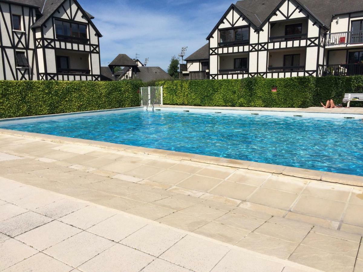 Cottage A Cabourg Bagian luar foto